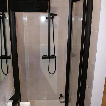 לינה וארוחת בוקר No 1 The Arch